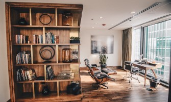 Διακόσμηση για home office – Πώς να δημιουργήσεις έναν άνετο και παραγωγικό χώρο εργασίας