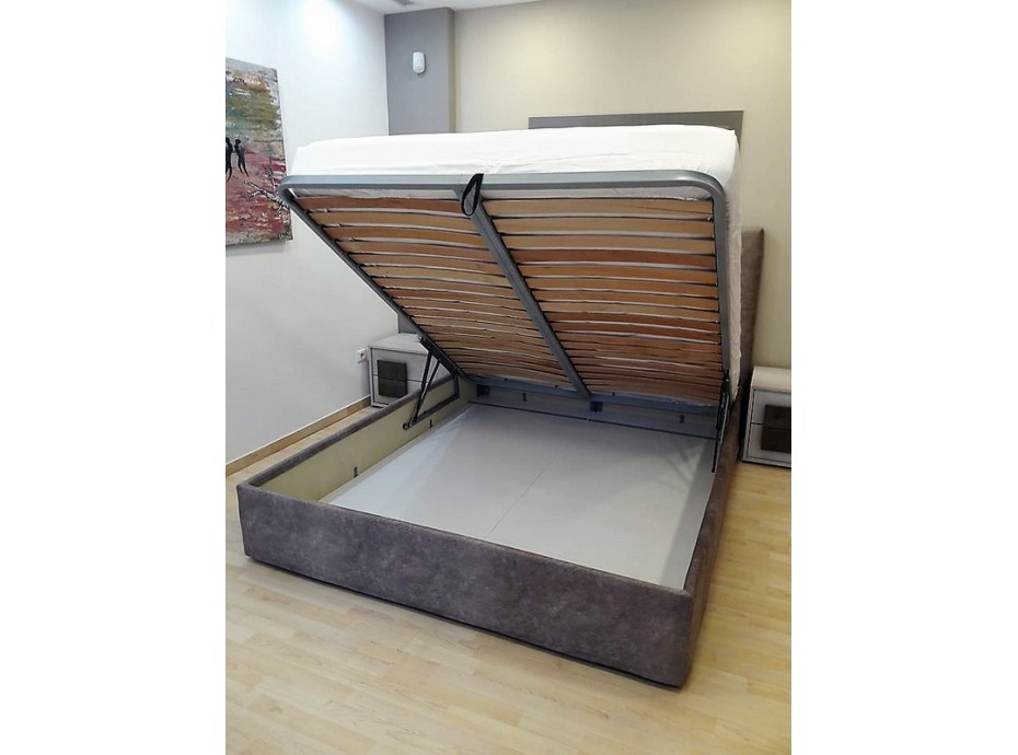 SIMPLE DOUBLE BED