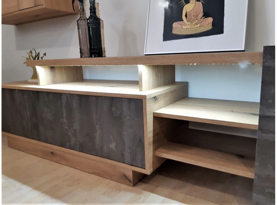 CRAZY TV STAND (TS)